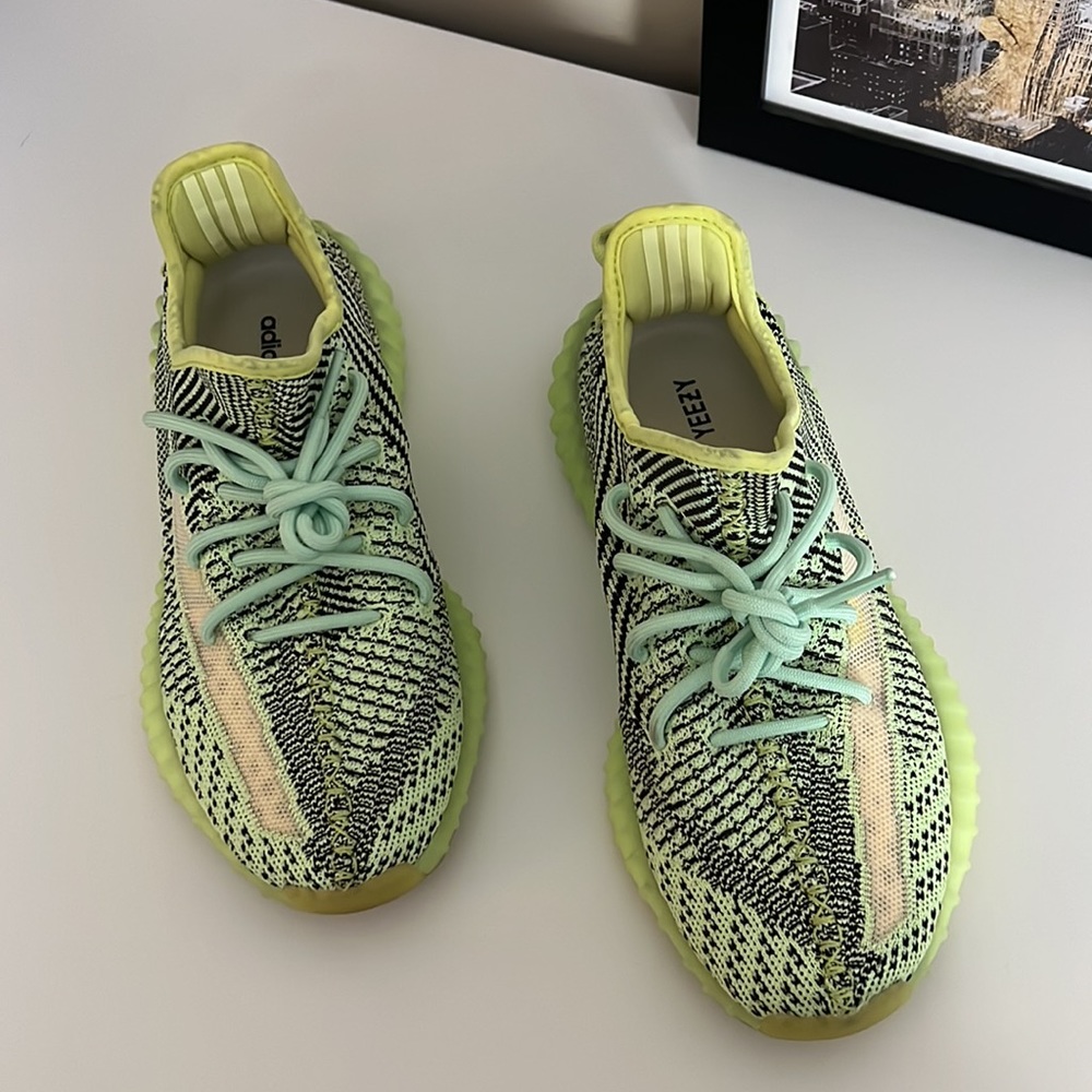 Yeezy Boost 350 V2 - Yeeree - Picture 5 of 6